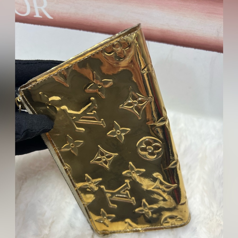Louis Vuitton Metallic Gold Mono Makeup Bag/Pouch/Clutch (attachable gold chain) - Picture 3 of 10